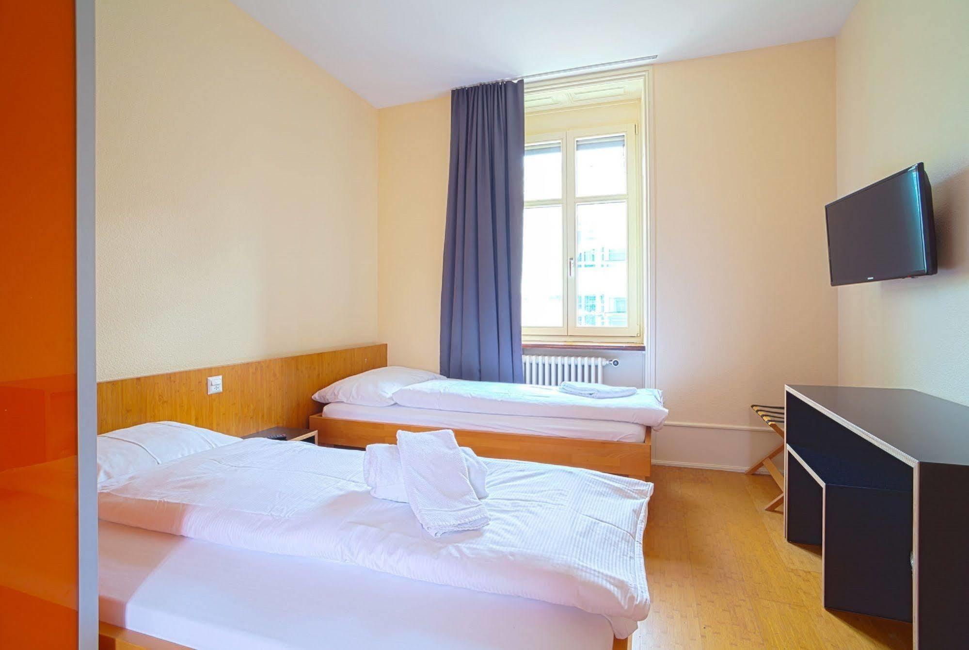 Easyhotel Basel - Self Service And Self Check-In Eksteriør billede