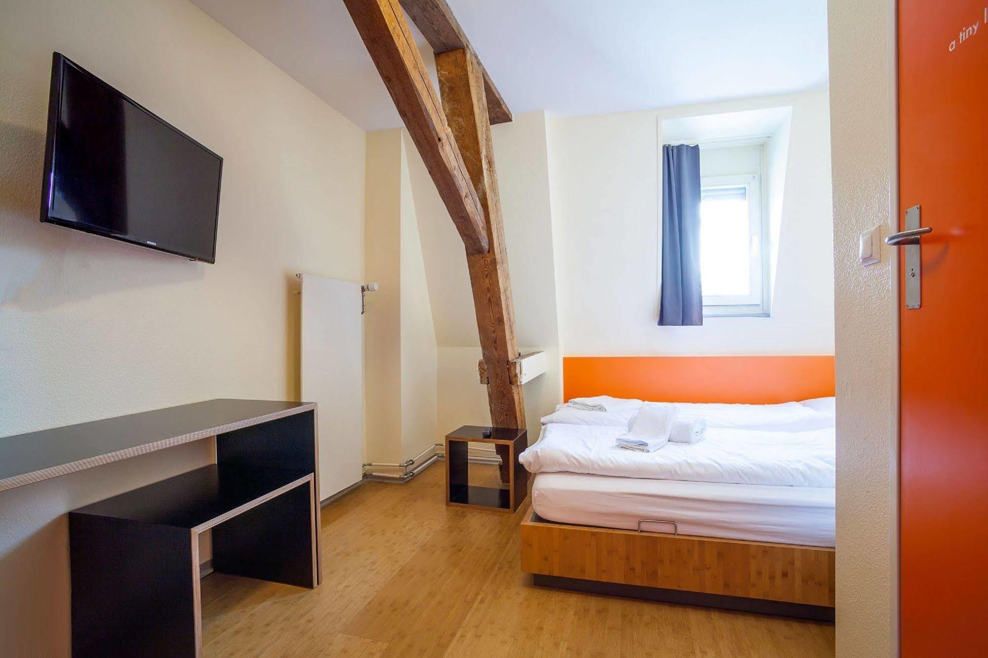 Easyhotel Basel - Self Service And Self Check-In Eksteriør billede