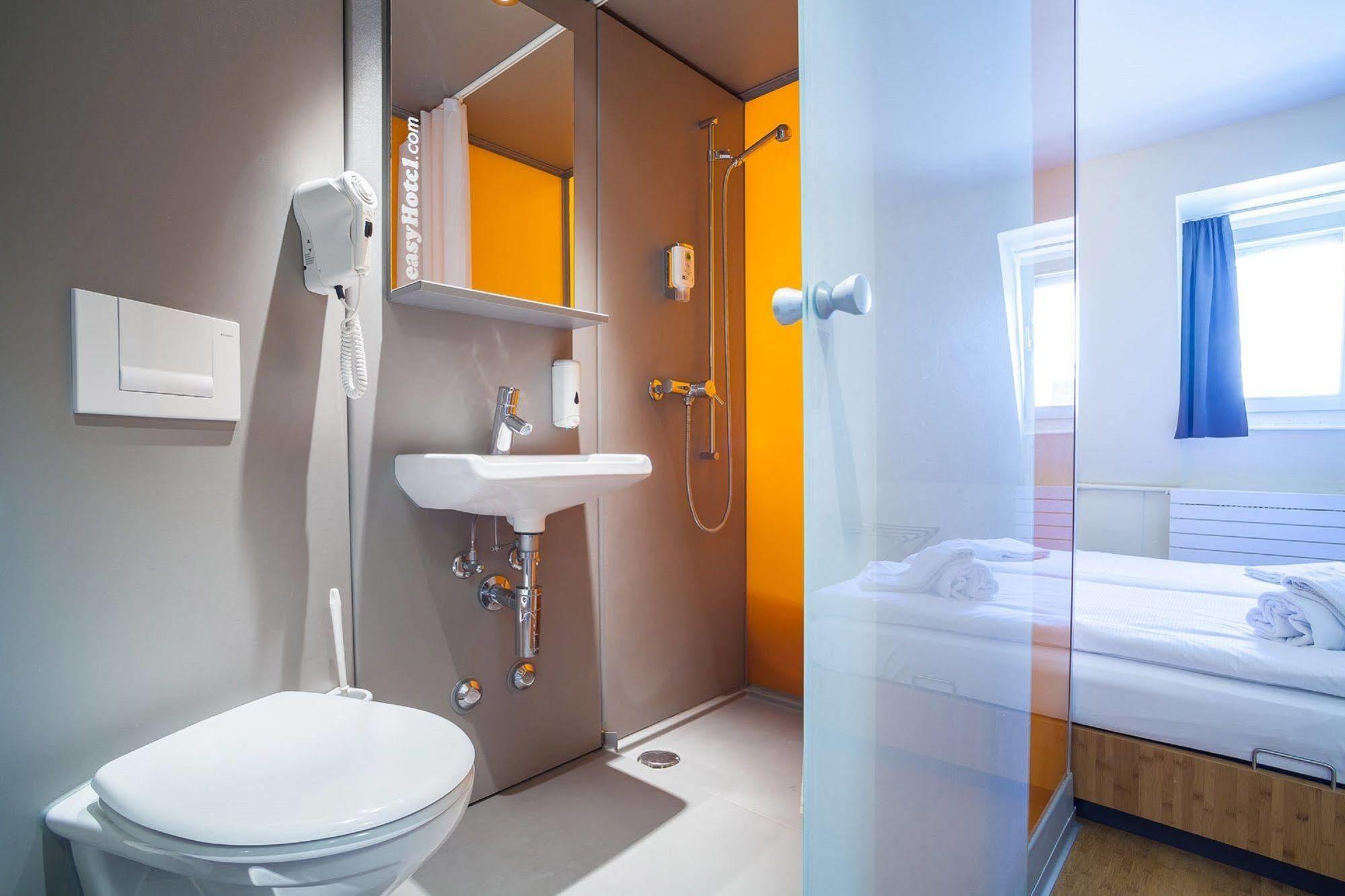 Easyhotel Basel - Self Service And Self Check-In Eksteriør billede
